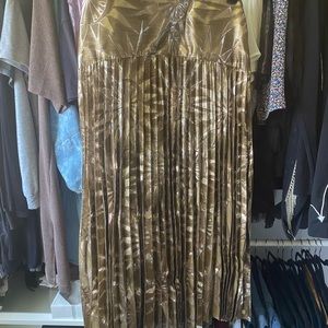Brand New, Scotch and Soda pleated skirt. Never worn, matching top available.